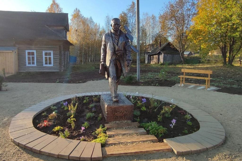 Памятник Николаю Рубцову открыли на духовной родине поэта.